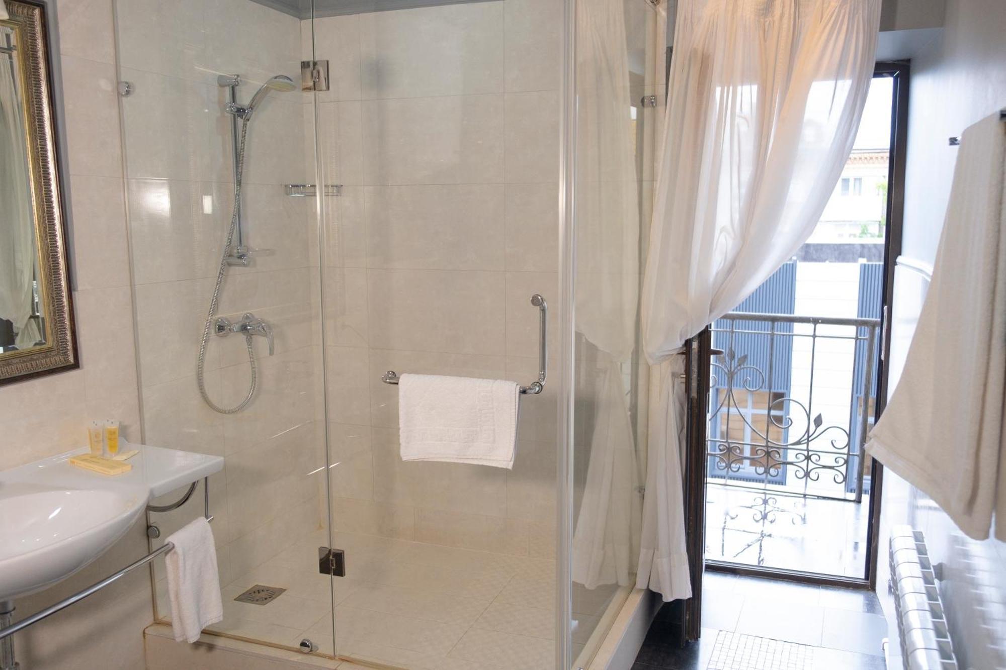 Plaza Hotel Kokshetau Eksteriør bilde